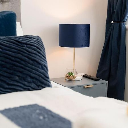 Prenton House, 3Br Close To Liverpool Birkenhead Esterno foto