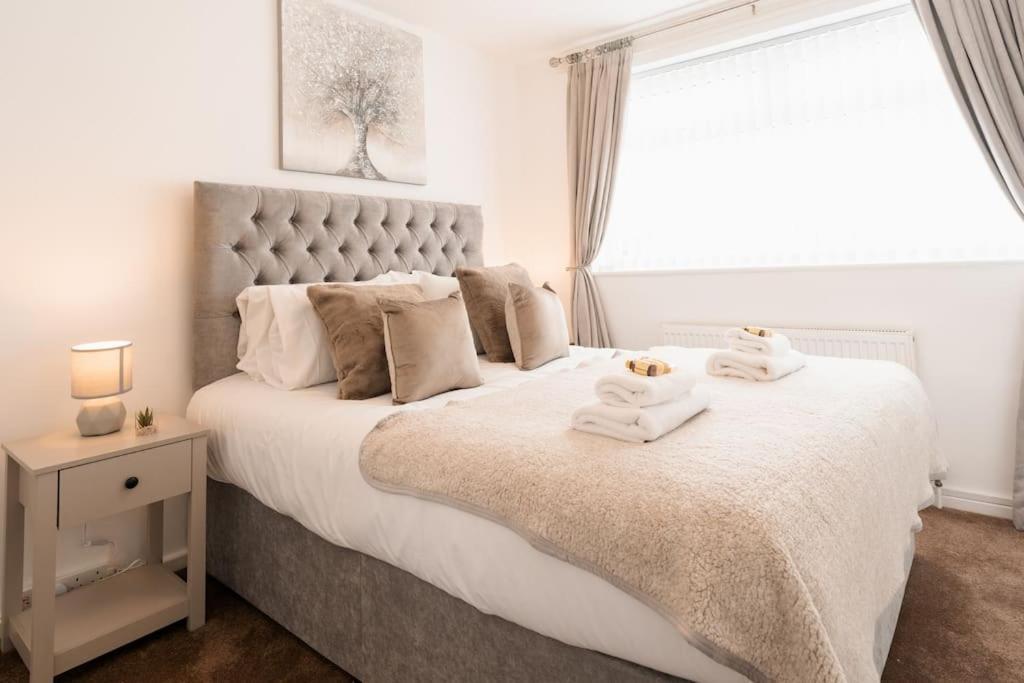 Prenton House, 3Br Close To Liverpool Birkenhead Esterno foto
