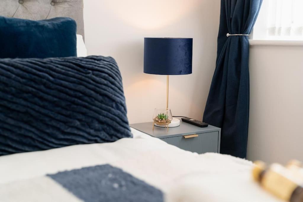Prenton House, 3Br Close To Liverpool Birkenhead Esterno foto