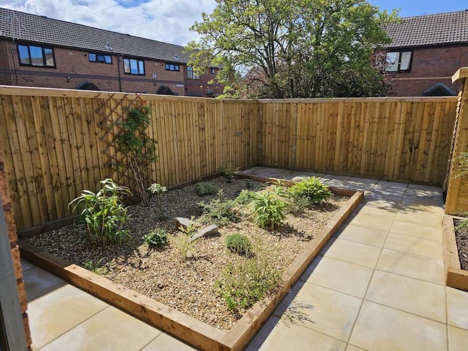 Prenton House, 3Br Close To Liverpool Birkenhead Esterno foto